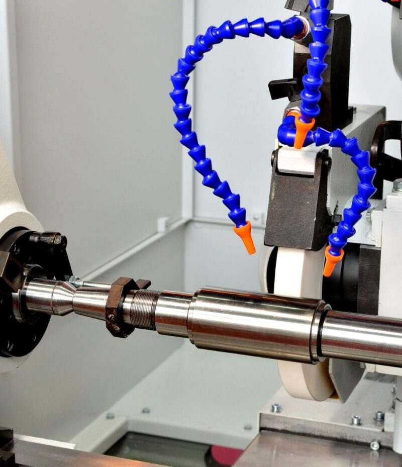 Traktör yedek parça, bir traktörün çalışmasını sürdürebilmesi için gerekli olan tüm mekanik, hareketli ve yardımcı bileşenlerin genel adıdır.